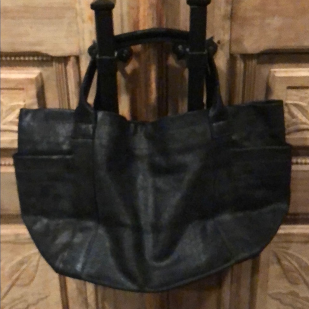 New black shoulder bag